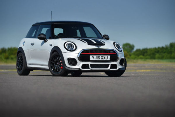 Mini John Cooper Works Challenge